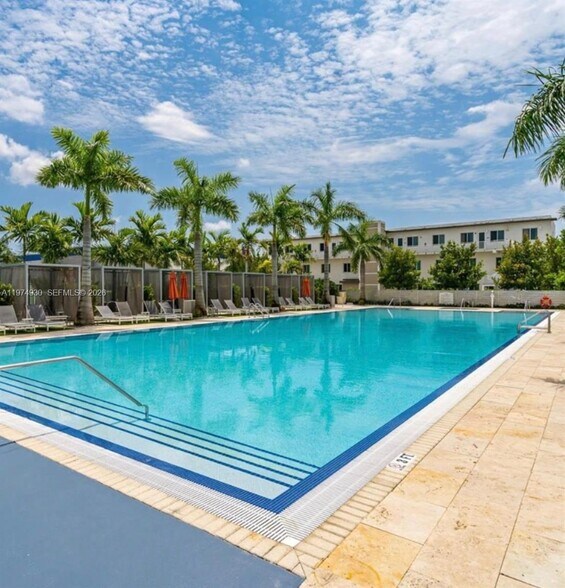 Building Photo - 10229 NW 64th Ter