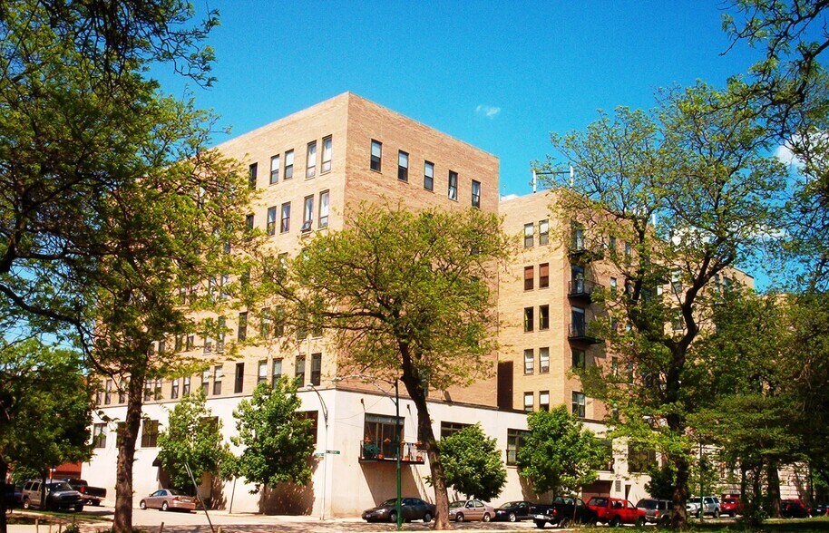 Building - 811 S Lytle St