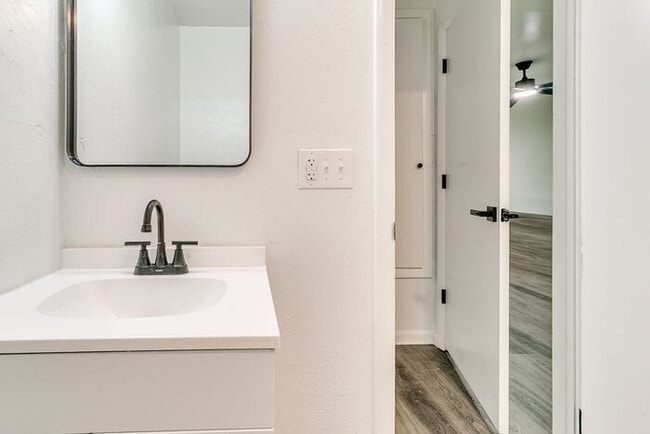 Building Photo - 2417 Becker Pl