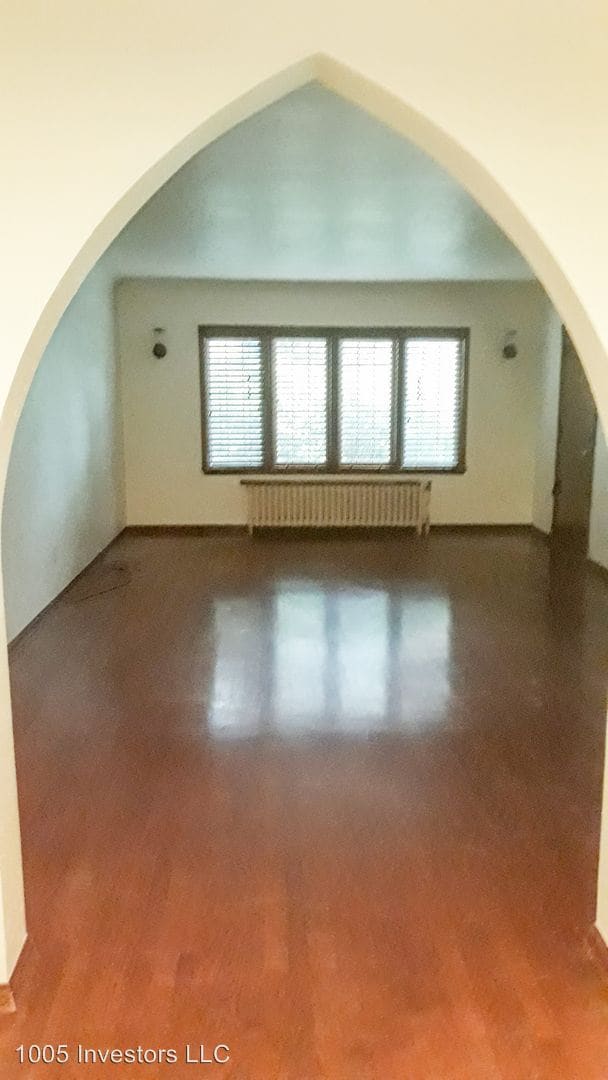 Building Photo - 1005 E Roy St