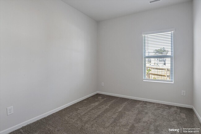 Building Photo - 2573 Ruby Dixon Xing Dr