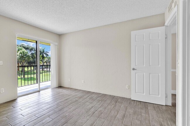 Building Photo - 414 Meadows Cir