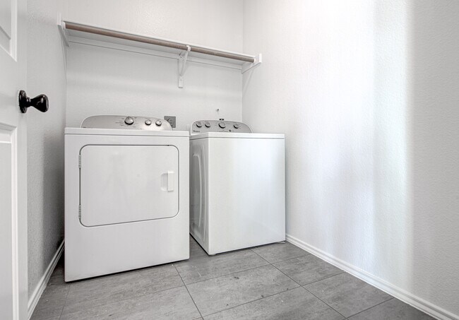 Building Photo - 11817 Watercrest Ct