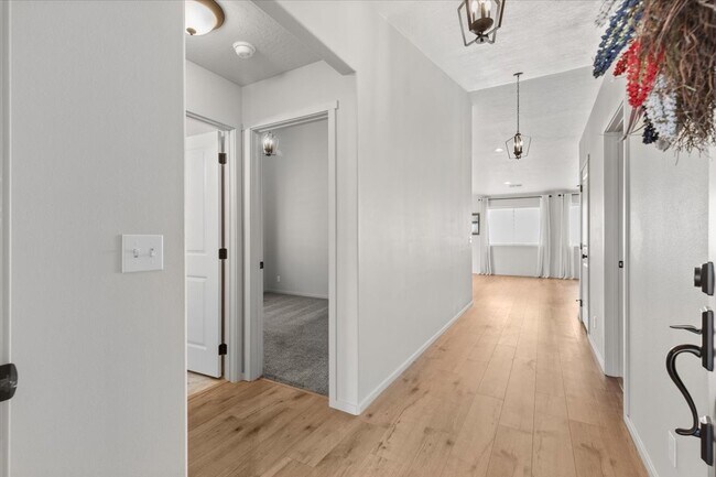 Building Photo - 10201 N Belgrave Lp