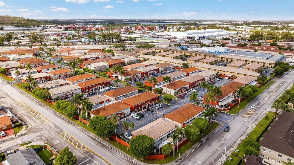 Building Photo - 11027 W Okeechobee Rd