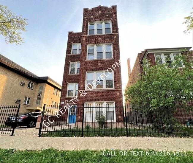 Primary Photo - 4820 N Springfield Ave