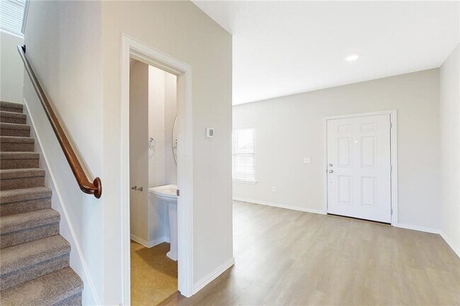 Building Photo - 17212 Crowndale Dr