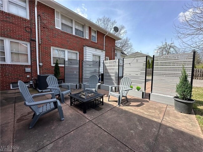 Building Photo - 3024 Warrensville Center Rd
