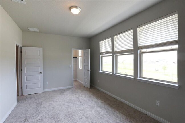 Building Photo - 8108 Ausblick Ave