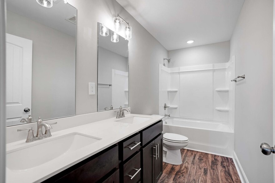 Building Photo - 541 New S Dr