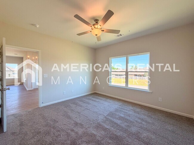 Building Photo - Southern Charm Meets Contemporary Style in Tuscaloosa! Sign a 13-month lease by 5/15/2026 and rec...