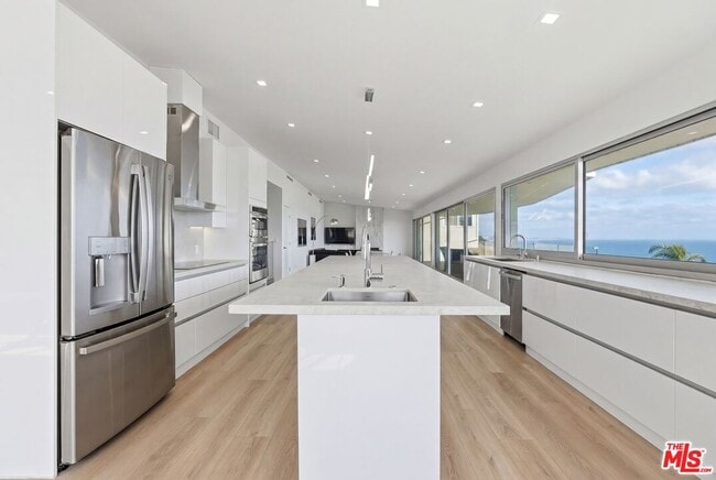 Building Photo - 18109 W Coastline Dr