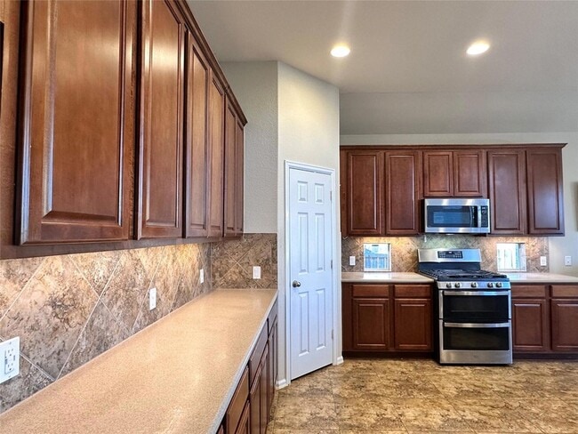 Building Photo - 136 Mountain Laurel Way