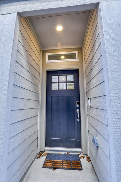 Building Photo - 3110 Moontide Ln