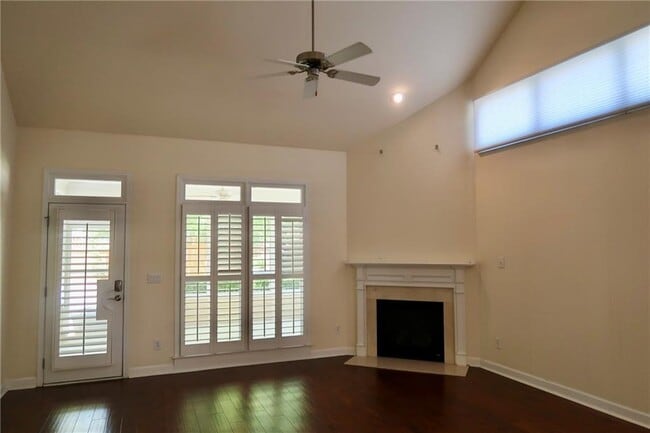 Building Photo - 515 Village Arbor Park NW