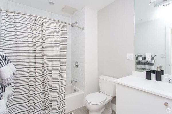 Building Photo - 1476 Tremont St