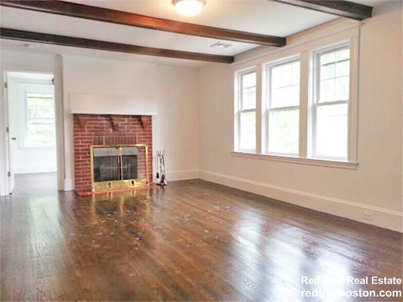 Building Photo - 74 Manet Rd