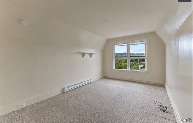 Building Photo - 1607 Burnet Ave