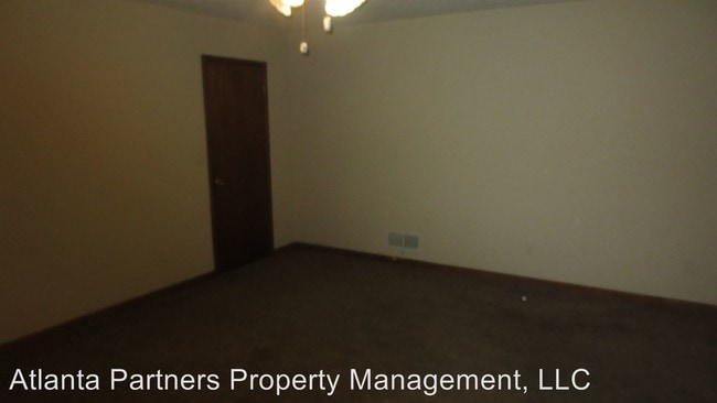 Building Photo - 3 br, 2 bath House - 664 Oxford Hall Dr