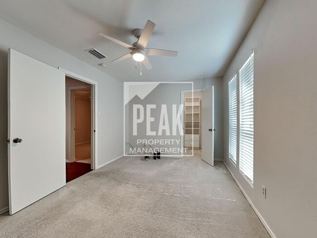 Building Photo - $2,575! Beautiful 3 Bed, 2 Bath home in Desirable Plano! Coming soon!