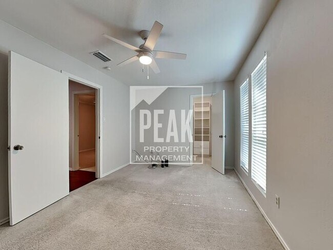 Building Photo - $2,600! Beautiful 3 Bed, 2 Bath home in Desirable Plano! Tour today!