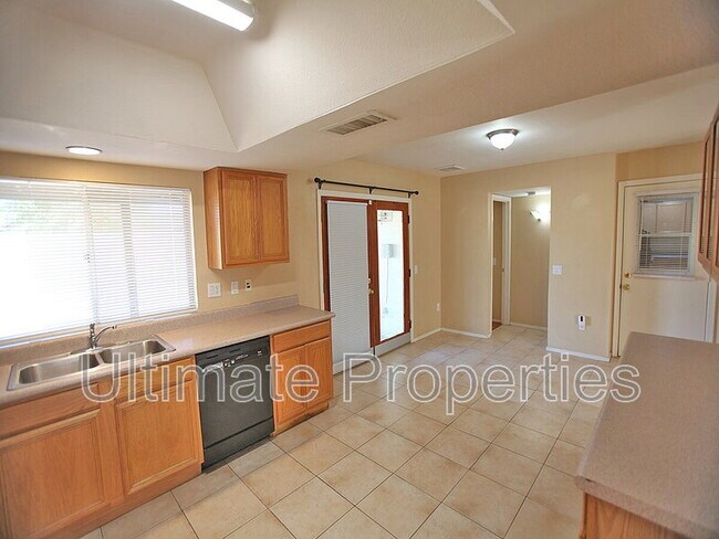 Building Photo - 16022 N 30th Ave