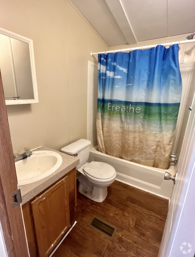 Building Photo - 2 Bed 2 Bath Mobile Home
