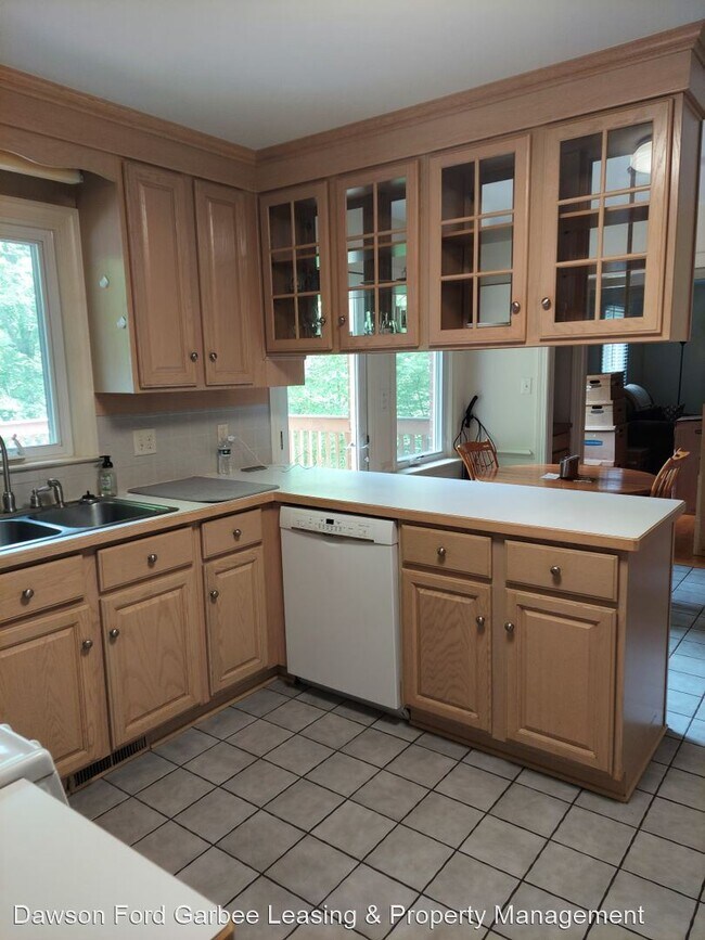 Building Photo - 4 br, 3.5 bath House - 2305 Heronhill Place