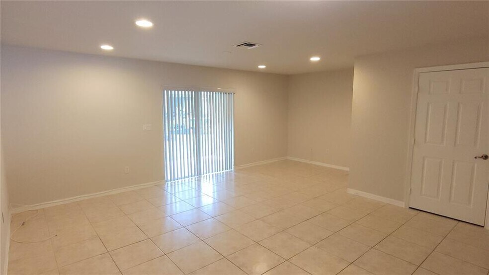 Building Photo - 5923 Manchester Way