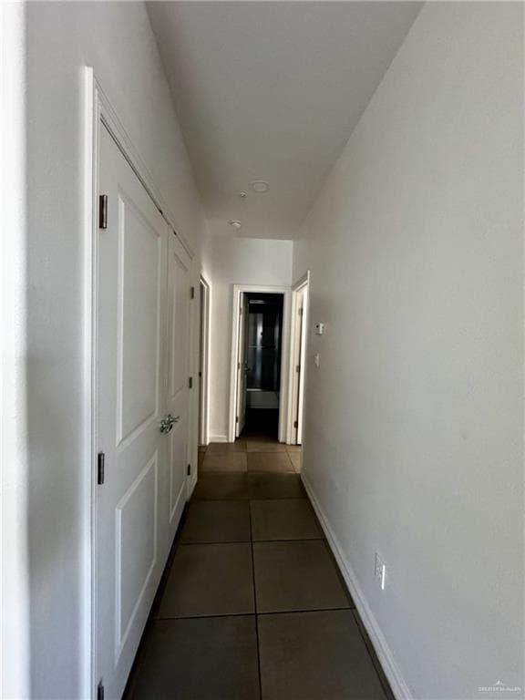 Building Photo - 8 Redbud E Ave