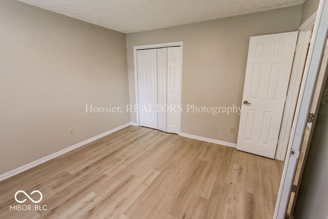 Building Photo - 14610 Village Park E Dr