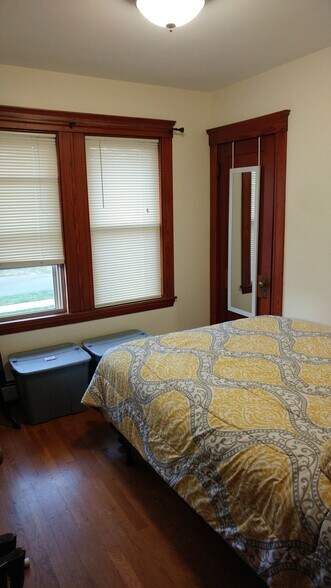 Building Photo - 12 Peirce St