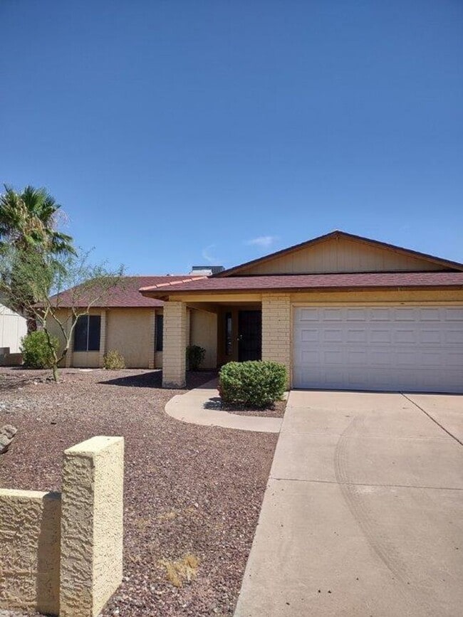 Building Photo - Spectacular Updates, 3 Bedroom 2 Bath