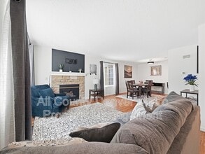 Building Photo - 8418 Everett Way