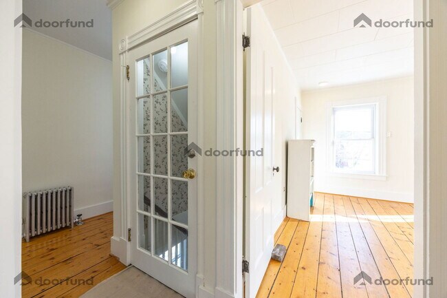 Building Photo - 12 Page St