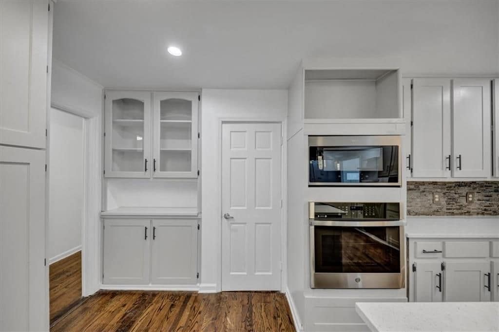 Building Photo - 172 Oak Forest Dr