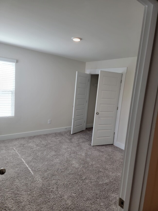 Building Photo - 123 Ted Dr