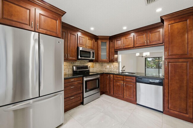 Building Photo - 454 Westree Ln