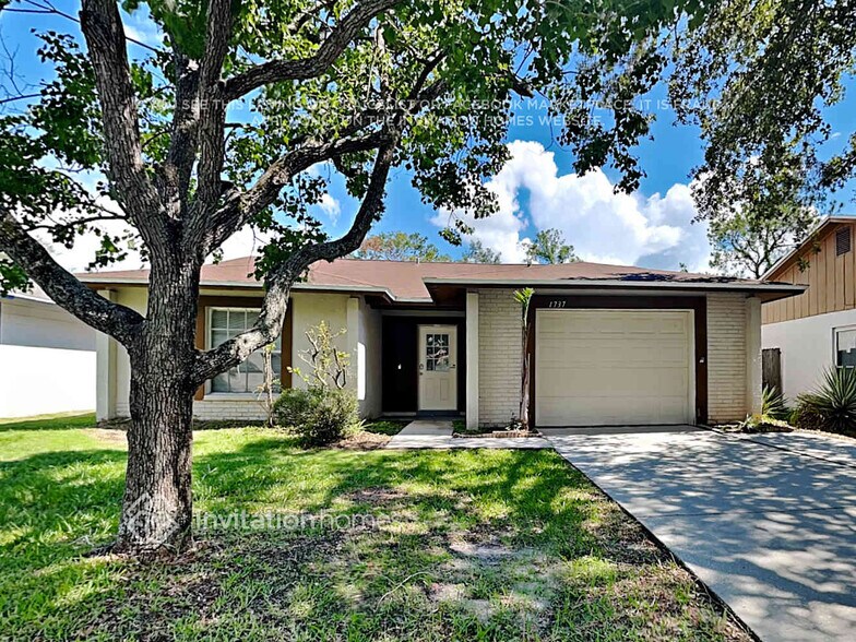 Primary Photo - 1737 Lakeview Village Dr