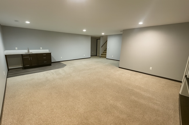 Building Photo - Welcome Home to This Spacious 5 Bedroom in Park City!