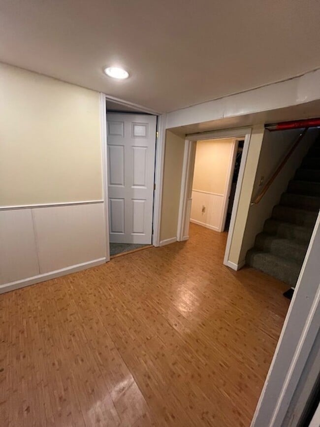 Building Photo - 2 bed 2 bath Single Family Home in Bexley w/ Bonus Rooms