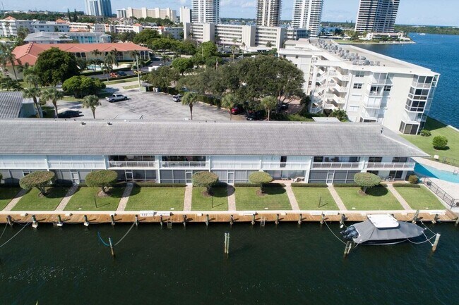 Building Photo - 68 Yacht Club Dr