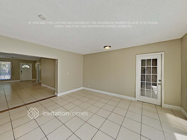 Building Photo - 2240 NE 62nd Ct