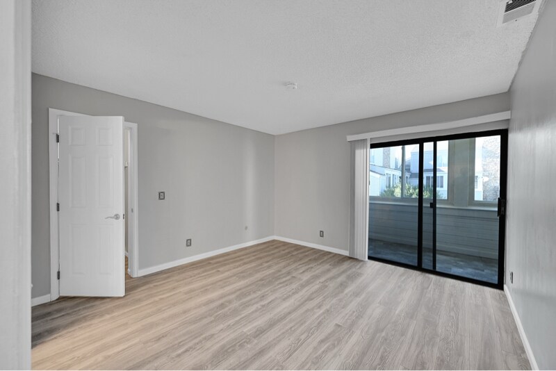 Building Photo - 11101 E Alameda Ave