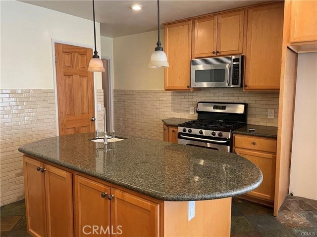 Building Photo - 10 N Mountain Trail