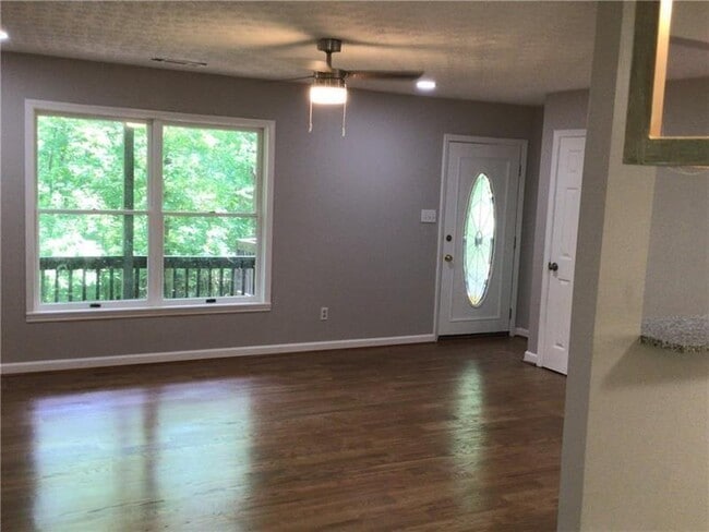 Building Photo - 4944 Shiloh Dr