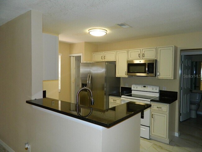 Building Photo - 672 Roaring Dr