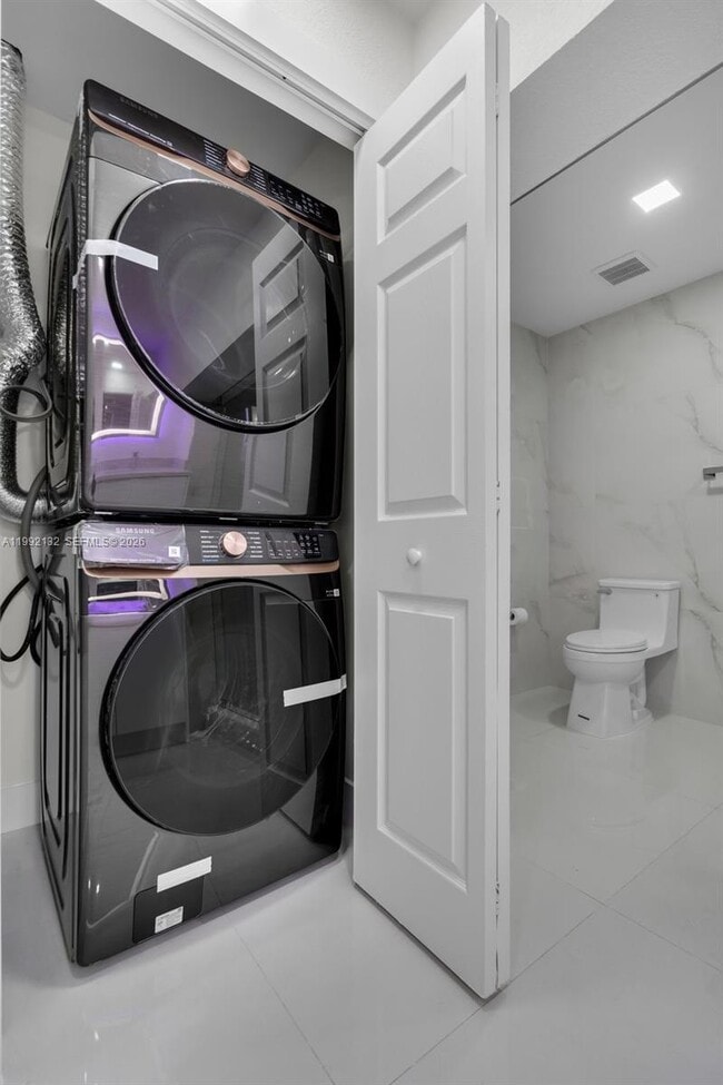 Building Photo - 803 NW 133rd Ct