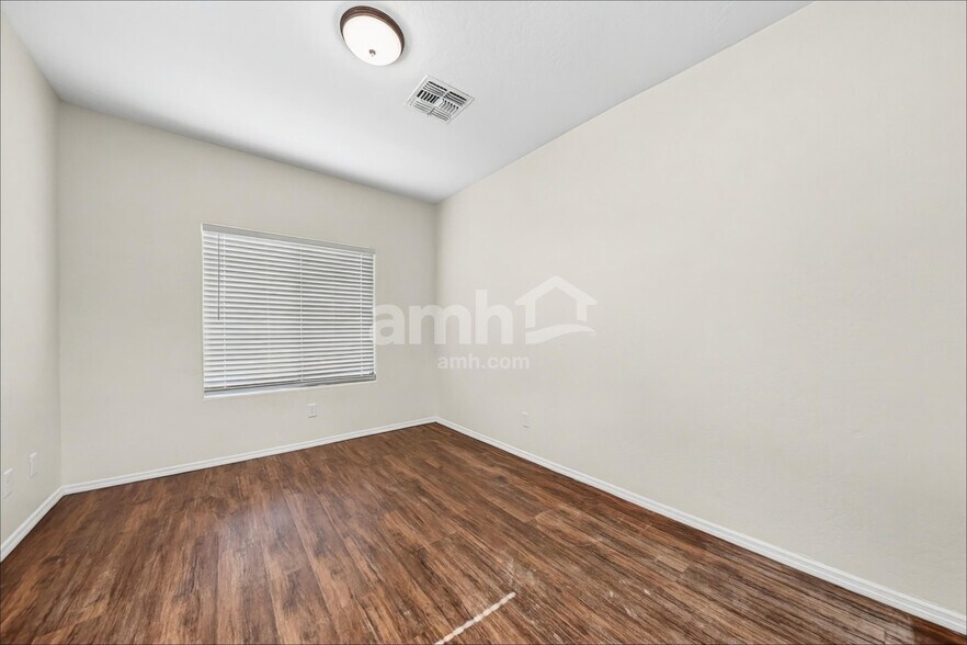 Building Photo - 17238 W Maui Ln