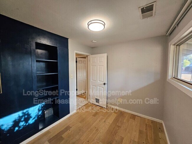 Building Photo - 622 SE 137th Ave